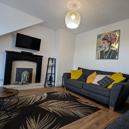 Lovely 2 Bedroom Apartment In Central Location Greenock Zewnętrze zdjęcie