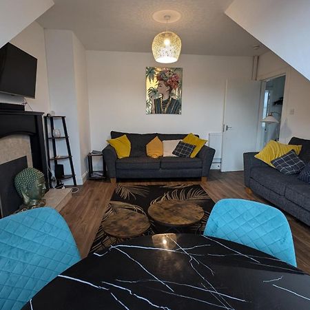 Lovely 2 Bedroom Apartment In Central Location Greenock Zewnętrze zdjęcie