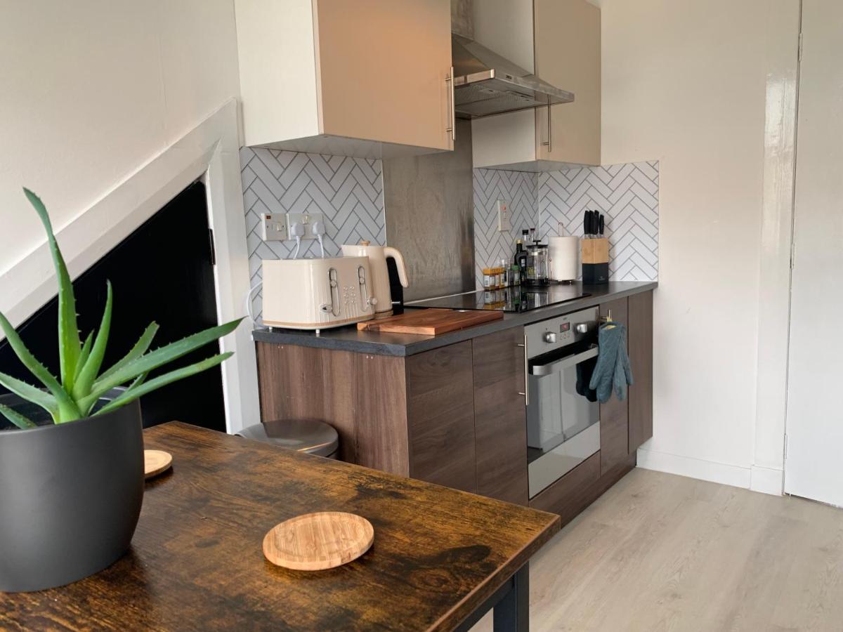 Lovely 2 Bedroom Apartment In Central Location Greenock Zewnętrze zdjęcie
