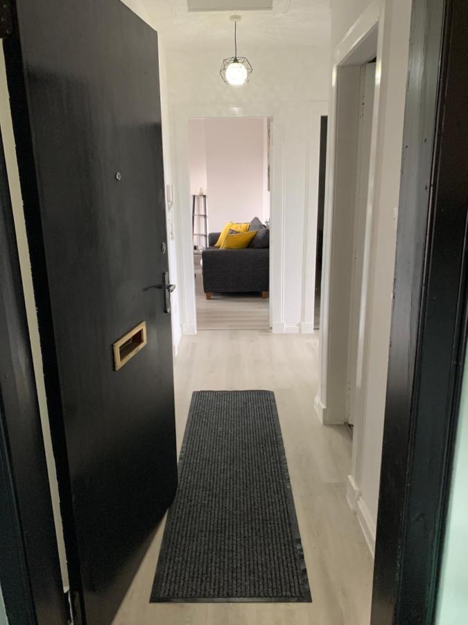 Lovely 2 Bedroom Apartment In Central Location Greenock Zewnętrze zdjęcie