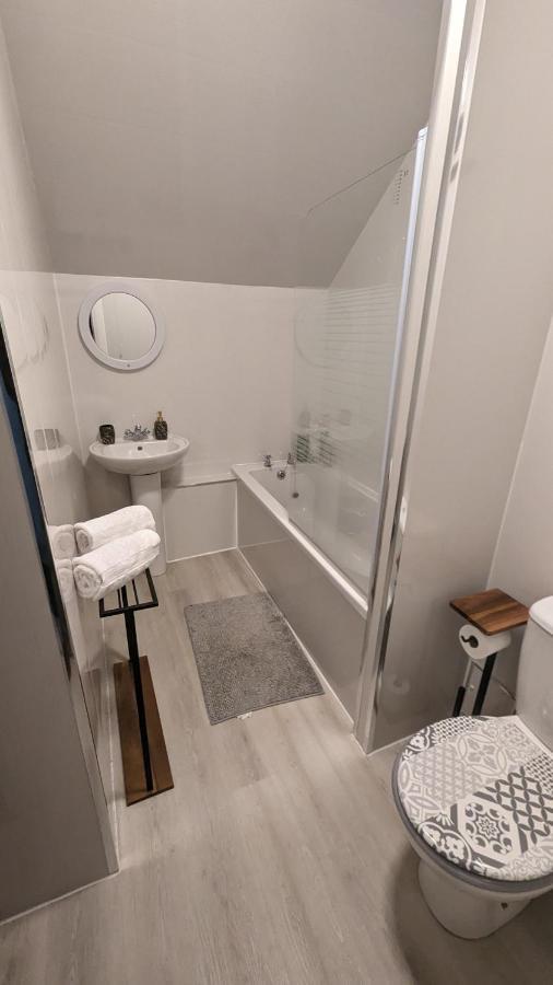 Lovely 2 Bedroom Apartment In Central Location Greenock Zewnętrze zdjęcie