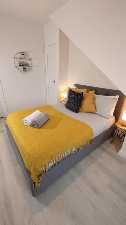 Lovely 2 Bedroom Apartment In Central Location Greenock Zewnętrze zdjęcie