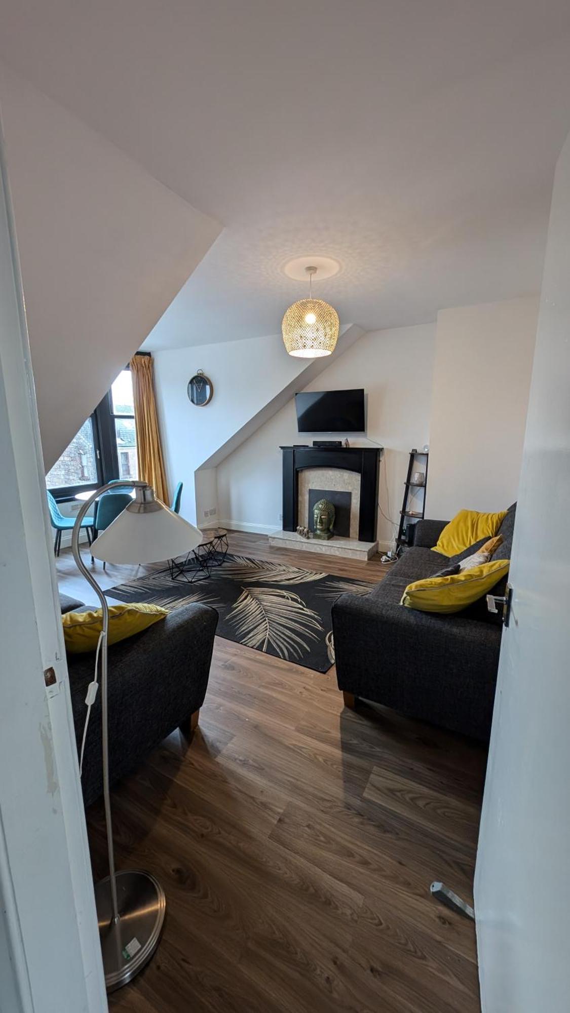 Lovely 2 Bedroom Apartment In Central Location Greenock Zewnętrze zdjęcie