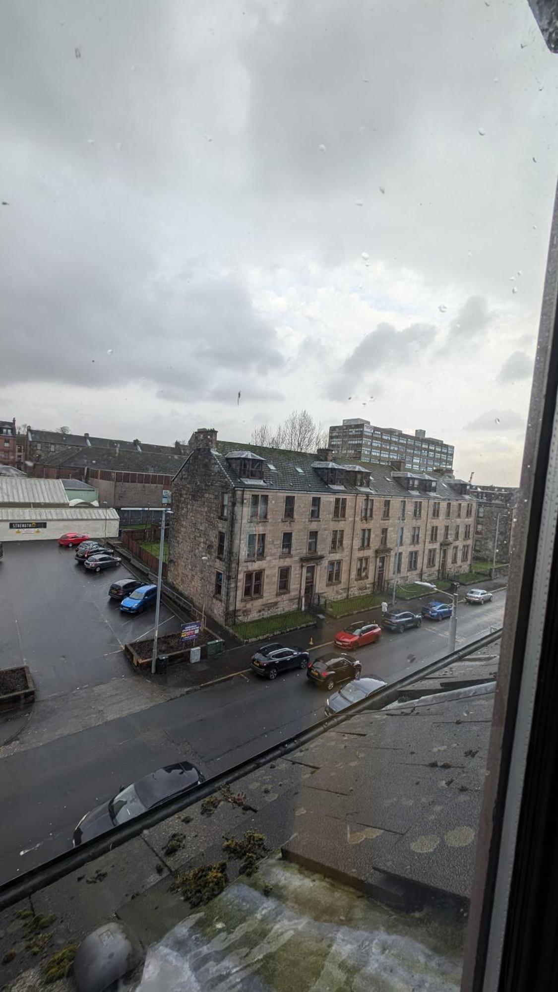 Lovely 2 Bedroom Apartment In Central Location Greenock Zewnętrze zdjęcie